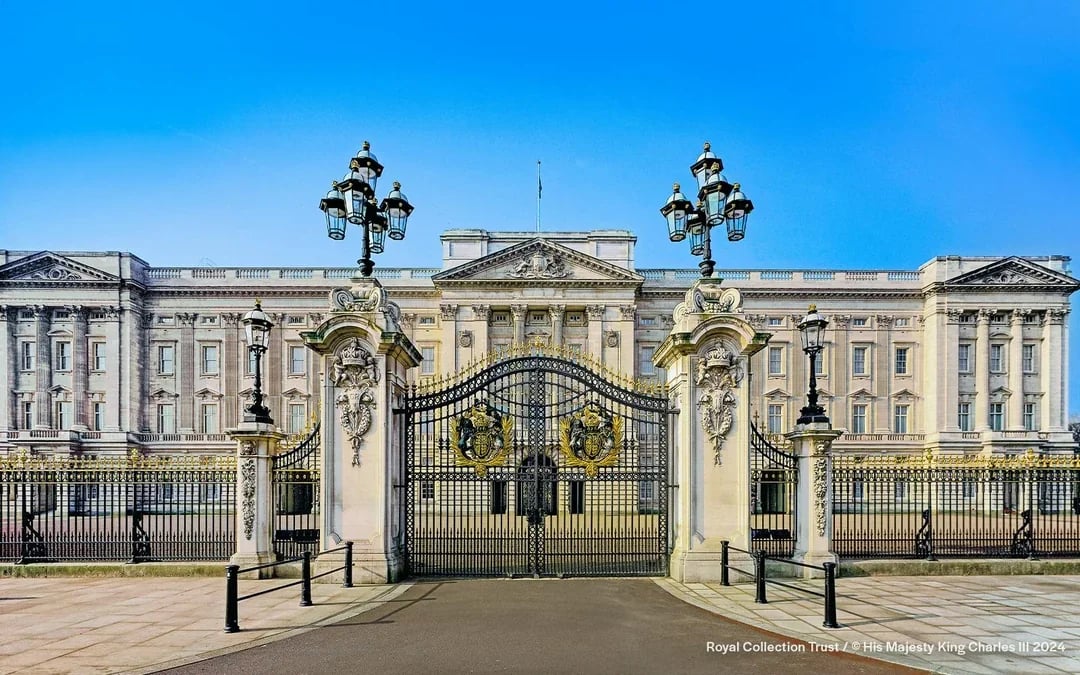 Buckingham Palace State Rooms Tickets & Changing the Guard Tour Image 10