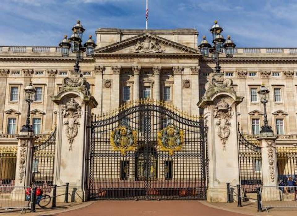 Buckingham Palace Skip-the-Line Tour with Changing of the Guard