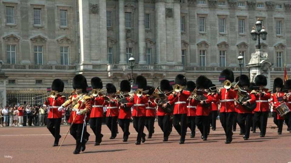 Buckingham Palace Skip-the-Line Tour with Changing of the Guard