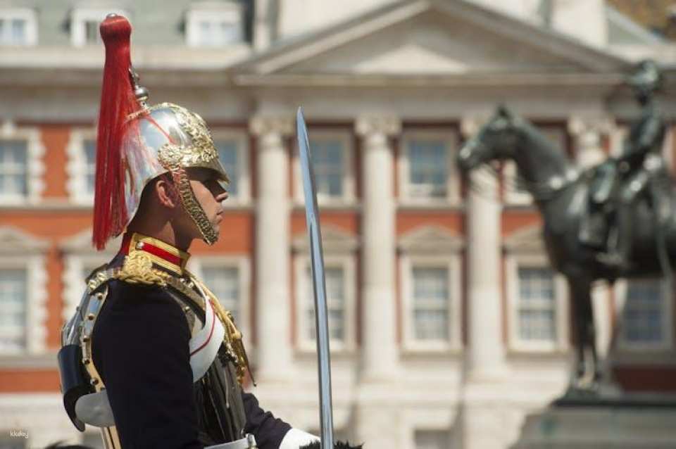 Buckingham Palace Skip-the-Line Tour with Changing of the Guard
