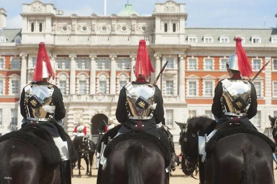 Buckingham Palace Skip-the-Line Tour with Changing of the Guard