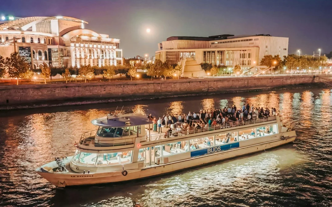 Budapest Danube River Dinner Cruise with Folklore Show Image 8