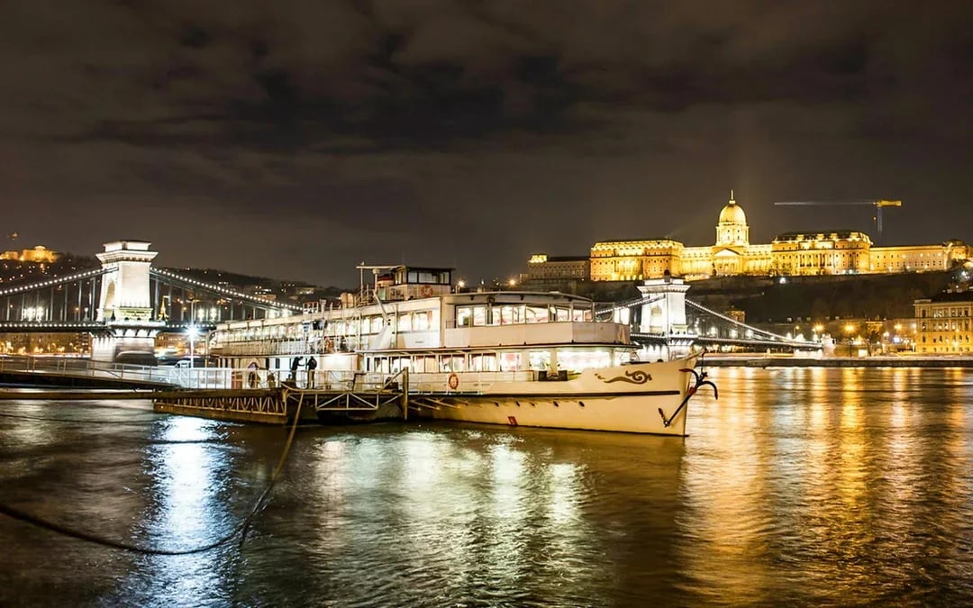 Budapest Danube River Evening Cruise with Live Music Image 1