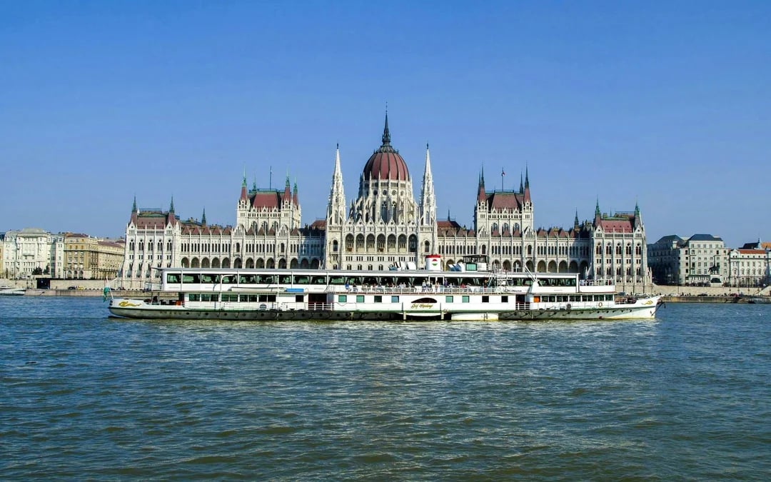 Budapest Danube River Evening Sightseeing Cruise with Optional Drinks Image 1
