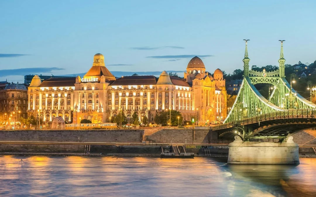 Budapest Danube River Evening Sightseeing Cruise with Optional Drinks Image 5