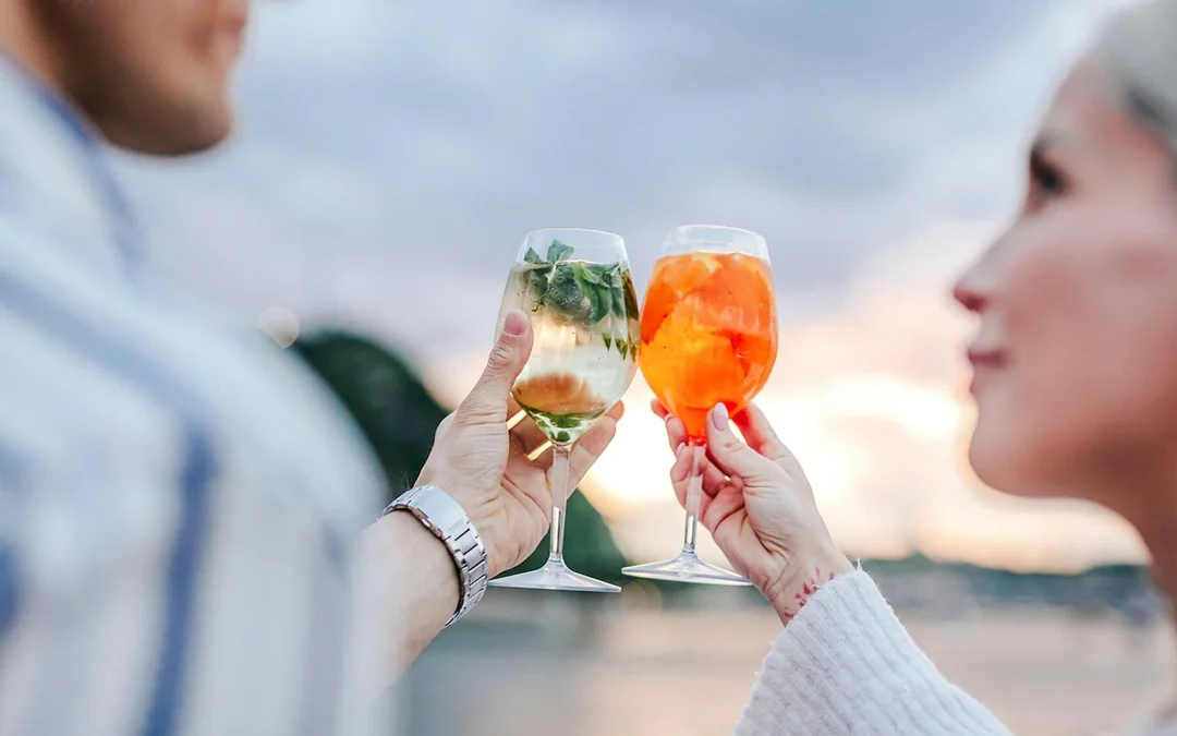 Budapest Danube River Night Lotus Cruise with Unlimited Aperol & Prosecco Image 5