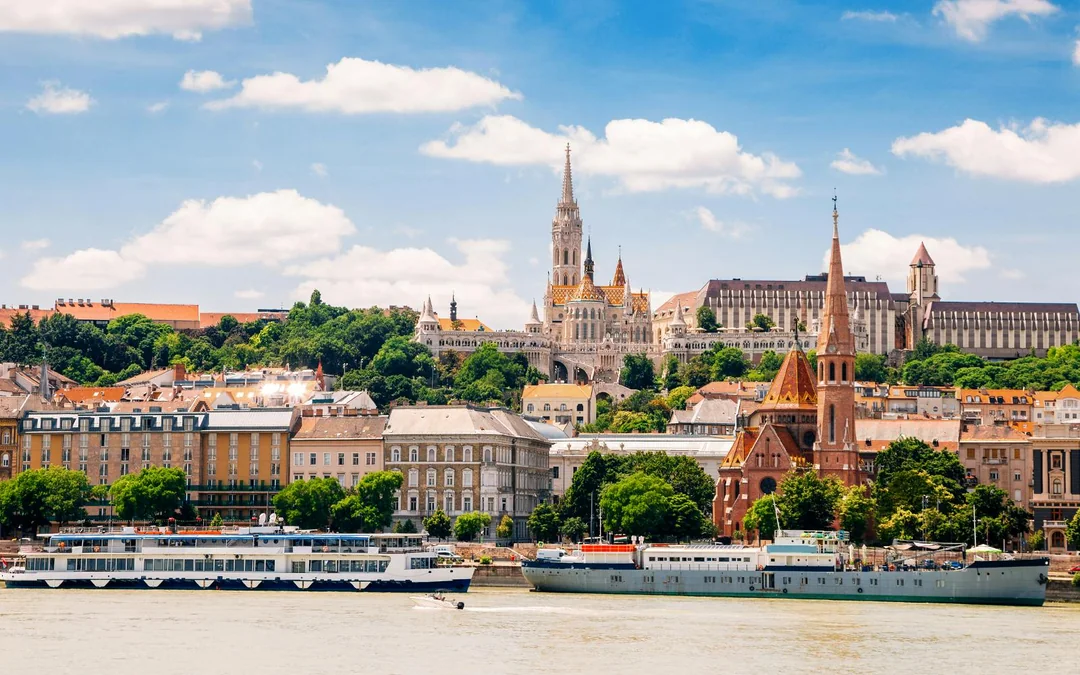 Budapest Danube River Sightseeing Cruise Image 5