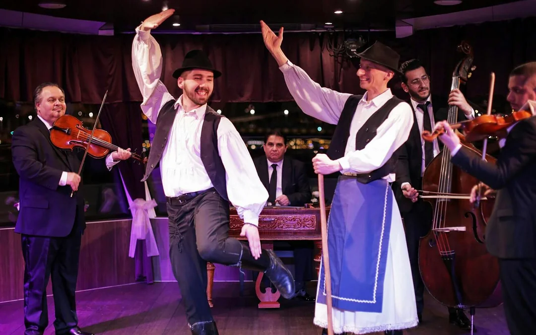 Budapest Dinner Cruise with Folklore Show Image 3