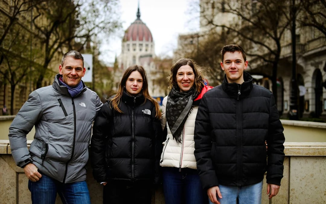 Budapest Extended Private Guided Tour with Photoshoot Image 1