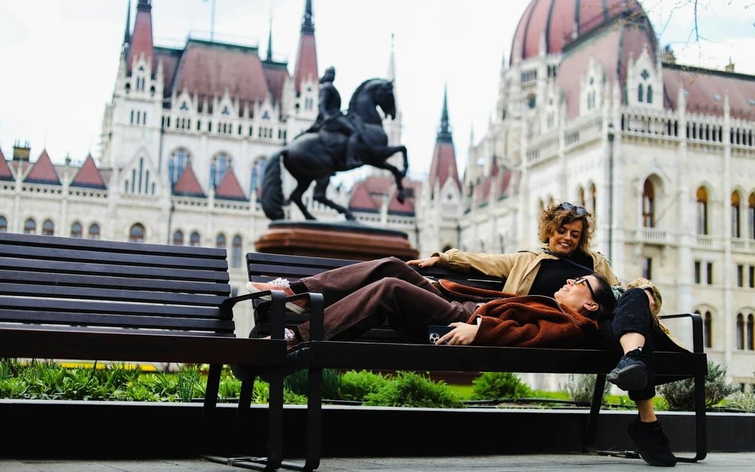 Budapest Extended Private Guided Tour with Photoshoot Image 2