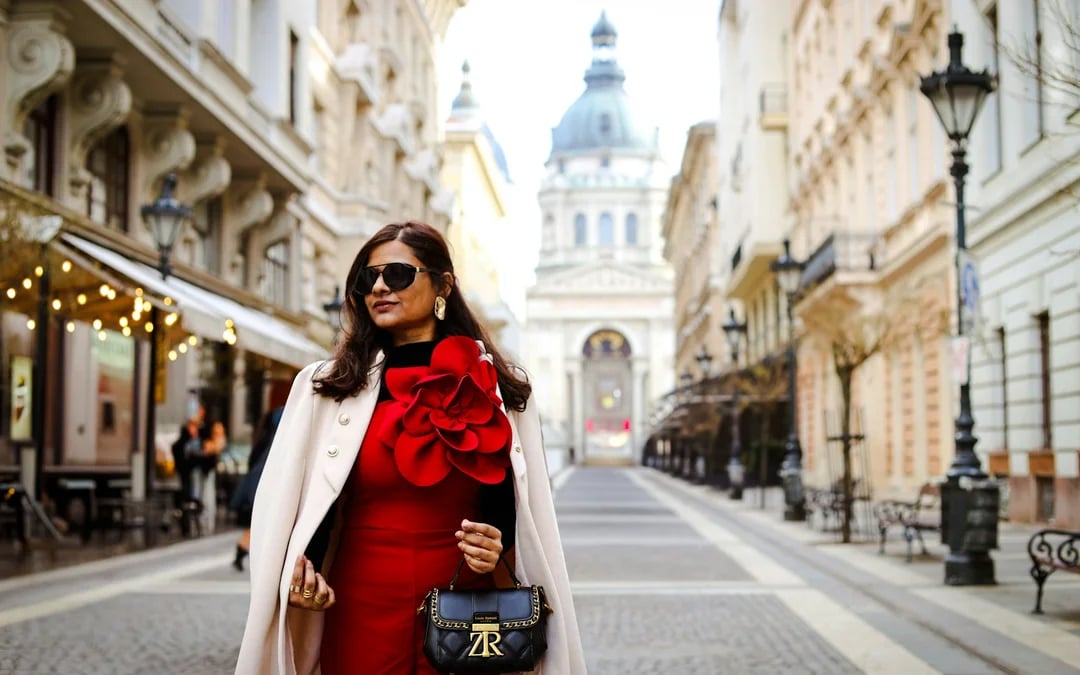 Budapest Extended Private Guided Tour with Photoshoot Image 6
