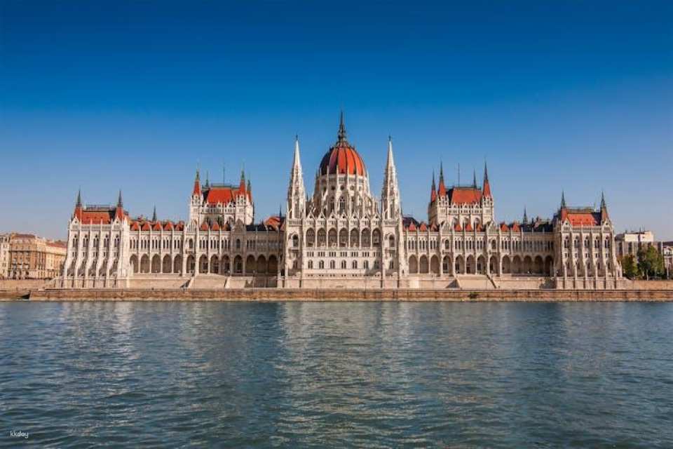 Budapest grand city tour with Parliament visit
