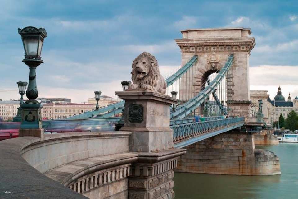 Budapest grand city tour with Parliament visit
