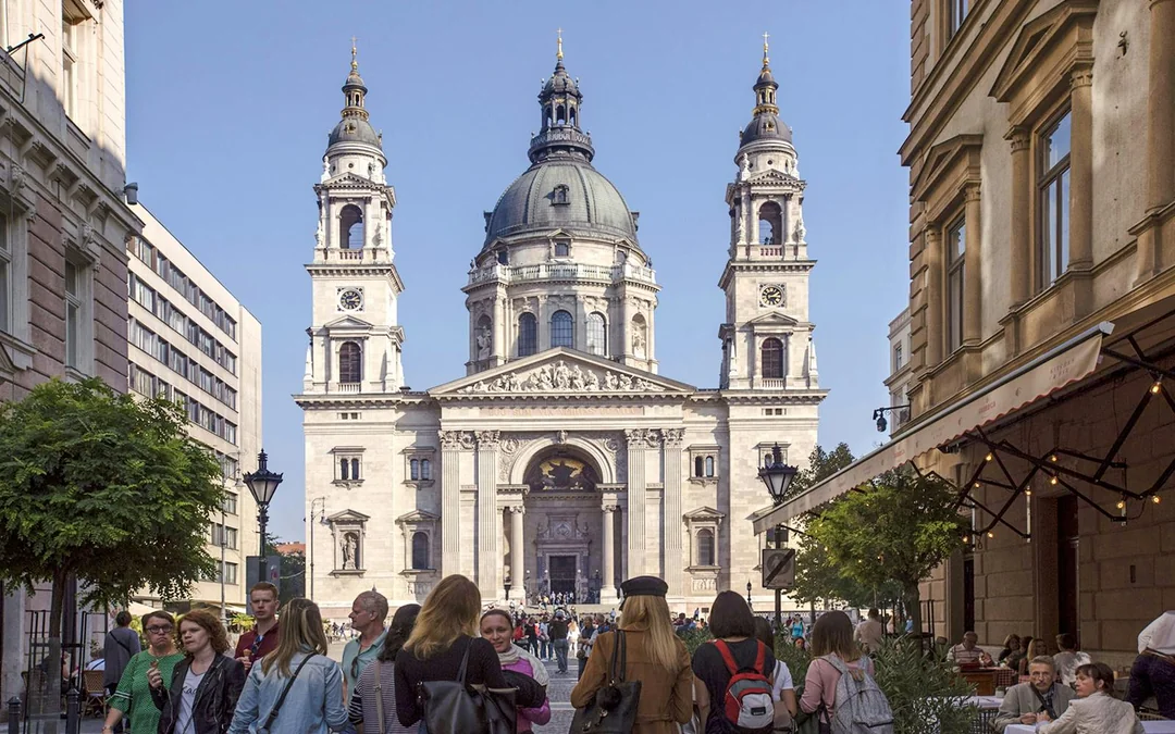 Budapest: Guided Walking Tour of Pest Image 3
