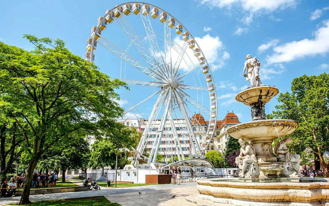 Budapest: Guided Walking Tour of Pest Image 7
