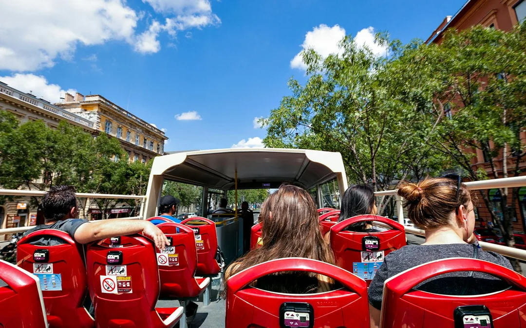 Budapest Hop on Hop Off Bus with Boat Tour Image 3