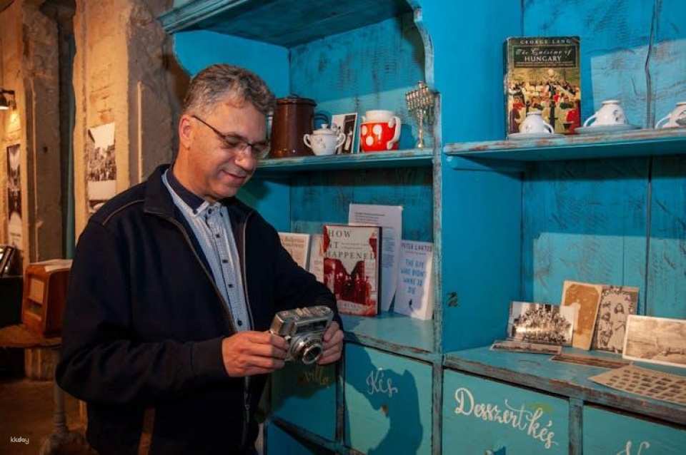 Budapest Jewish Ghetto Wall exhibition with history guide
