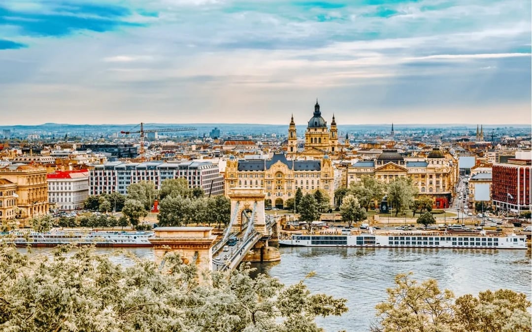 Budapest's Jewish Quarter: Self-Guided City Exploration Game Image 4