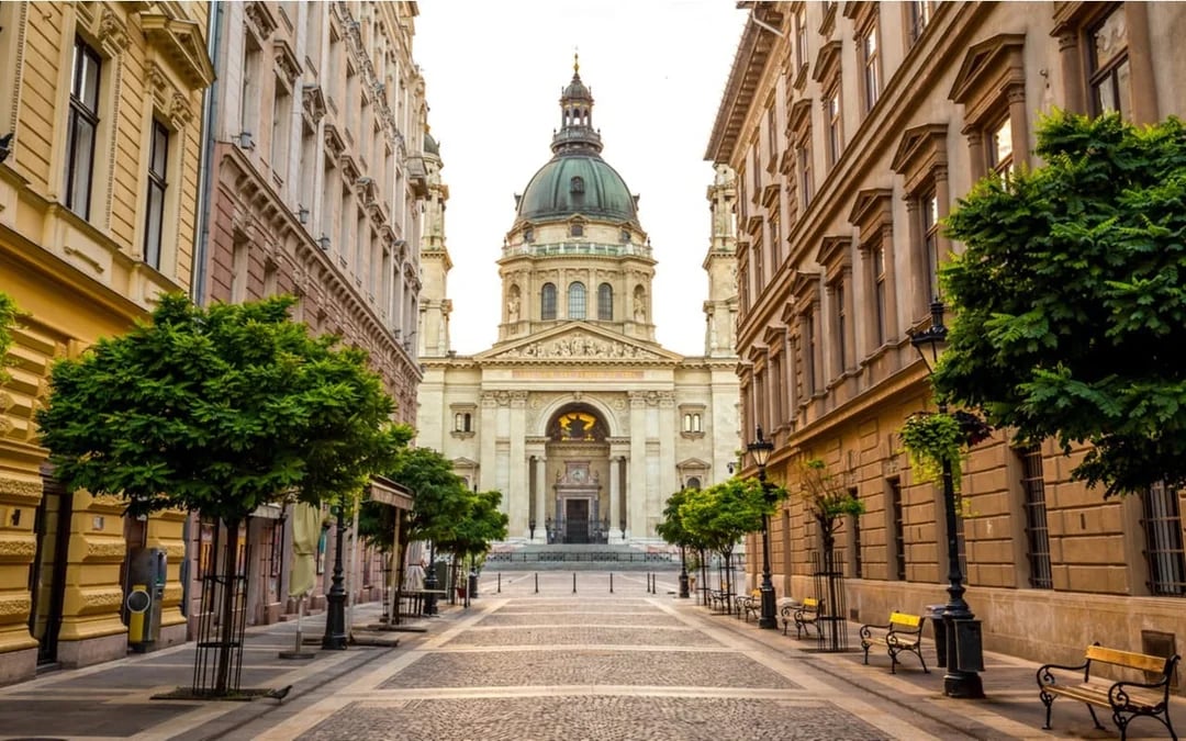 Budapest's Jewish Quarter: Self-Guided City Exploration Game Image 7