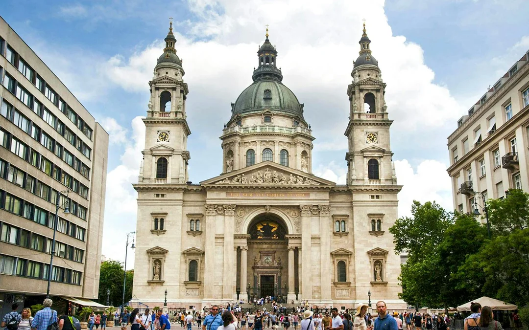 Budapest St. Stephen’s Basilica Guided Tour Image 5