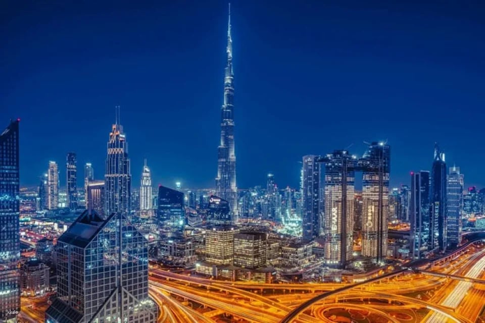 Burj Khalifa Atmosphere Restaurant dining and Dubai by night