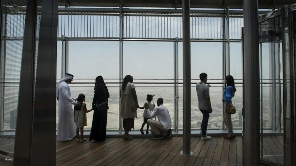 Burj Khalifa levels 124 and 125 tickets with souvenir