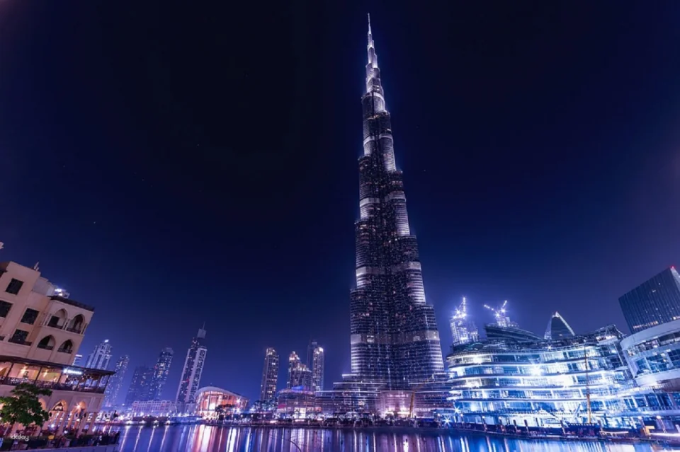 Burj Khalifa - The Lounge
