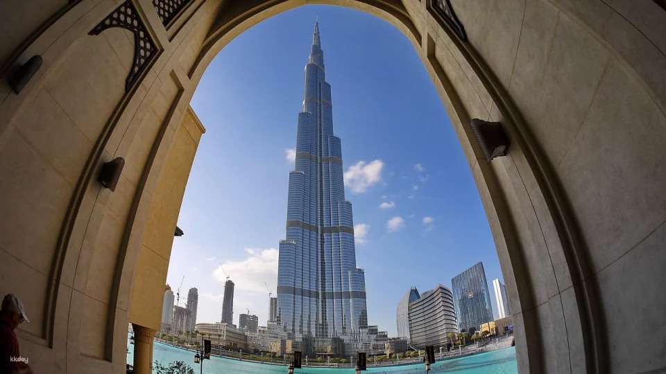 Burj Khalifa - The Lounge