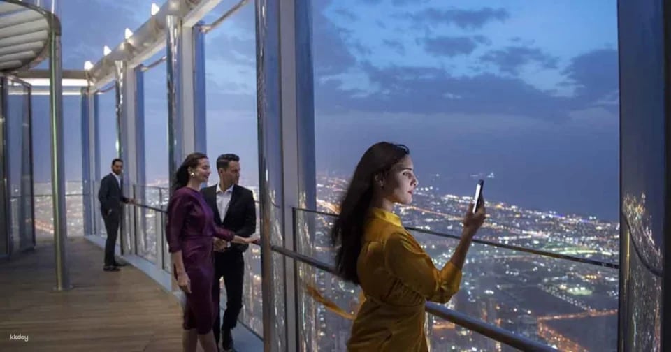 Burj Khalifa - The Lounge