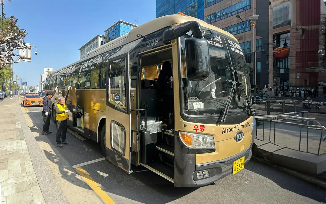 Bus Transfer: Incheon Airport to Seoul City by Airport Limousine Image 2