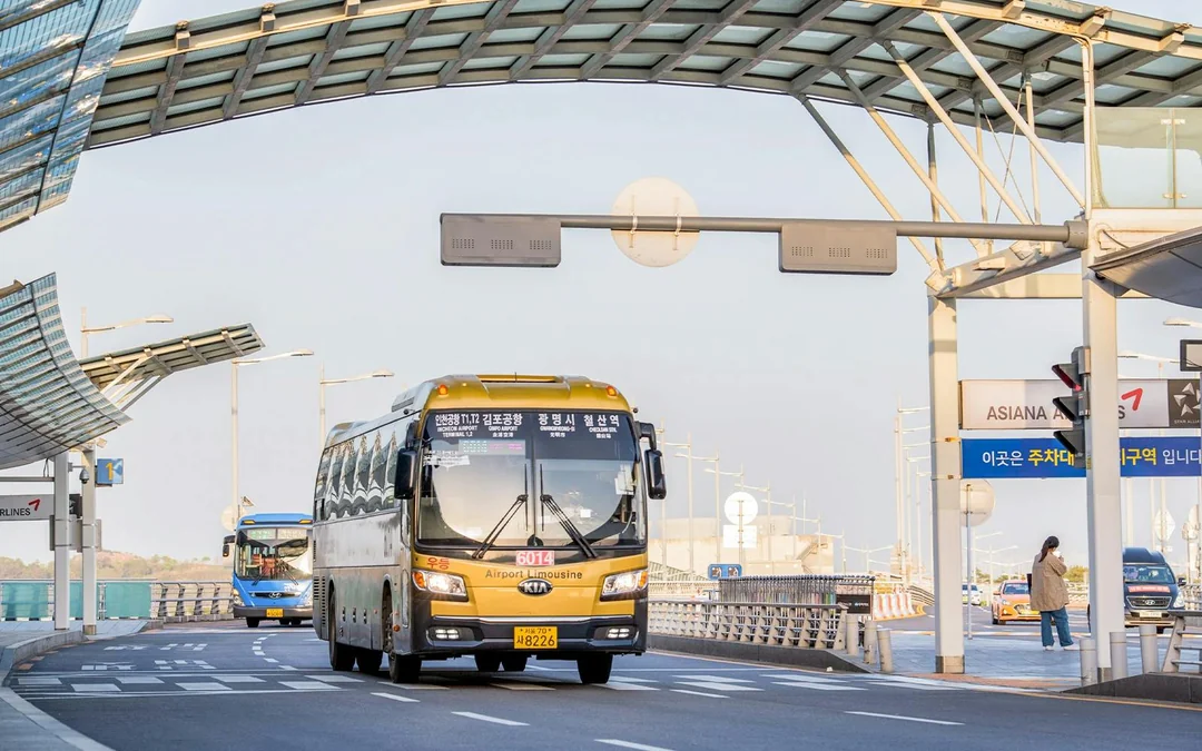 Bus Transfer: Incheon Airport to Seoul City by Airport Limousine Image 5
