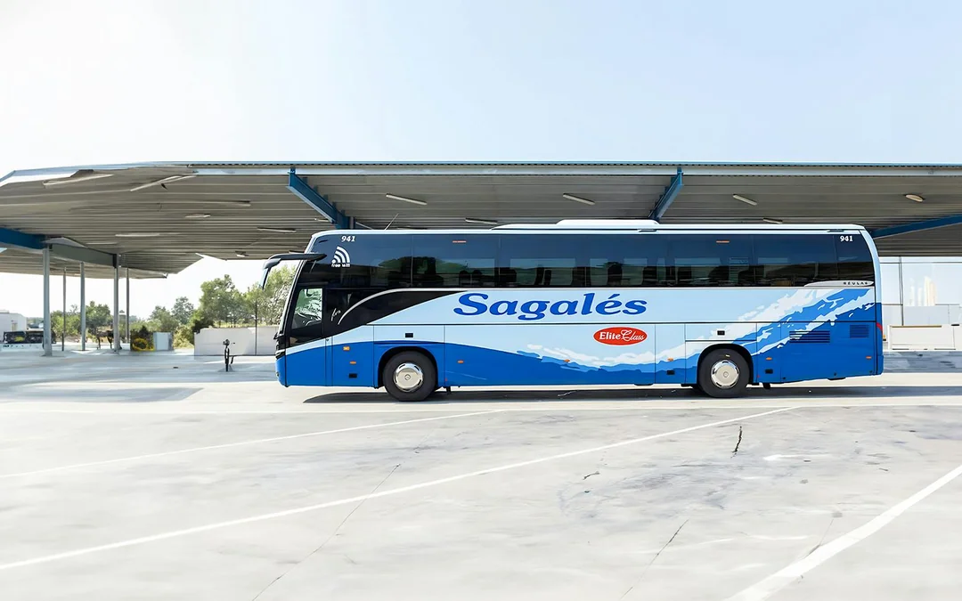 Bus Transfer: Sagales One-Way Transfers Between Girona Airport & Estació del Nord Image 4
