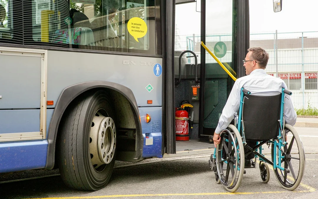 Bus Transfers: London Heathrow Airport to/from Oxford by The Airline Image 5