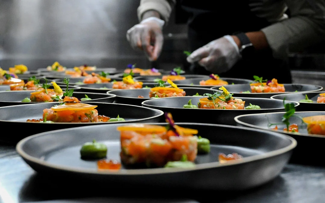 Bustronome Dubai Sightseeing Tour with Gourmet Lunch or Dinner Image 2