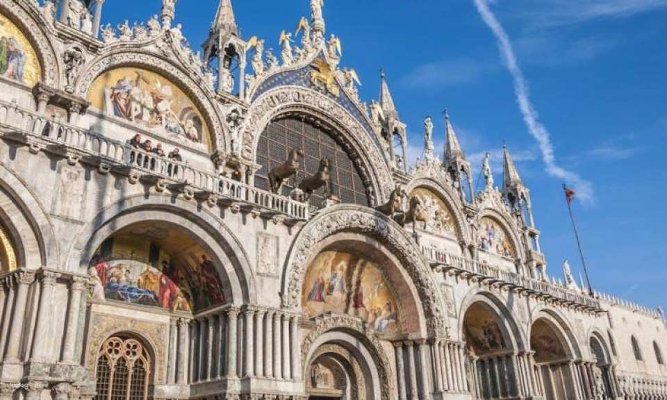 Byzantine Venice walking tour with Saint Mark's Basilica