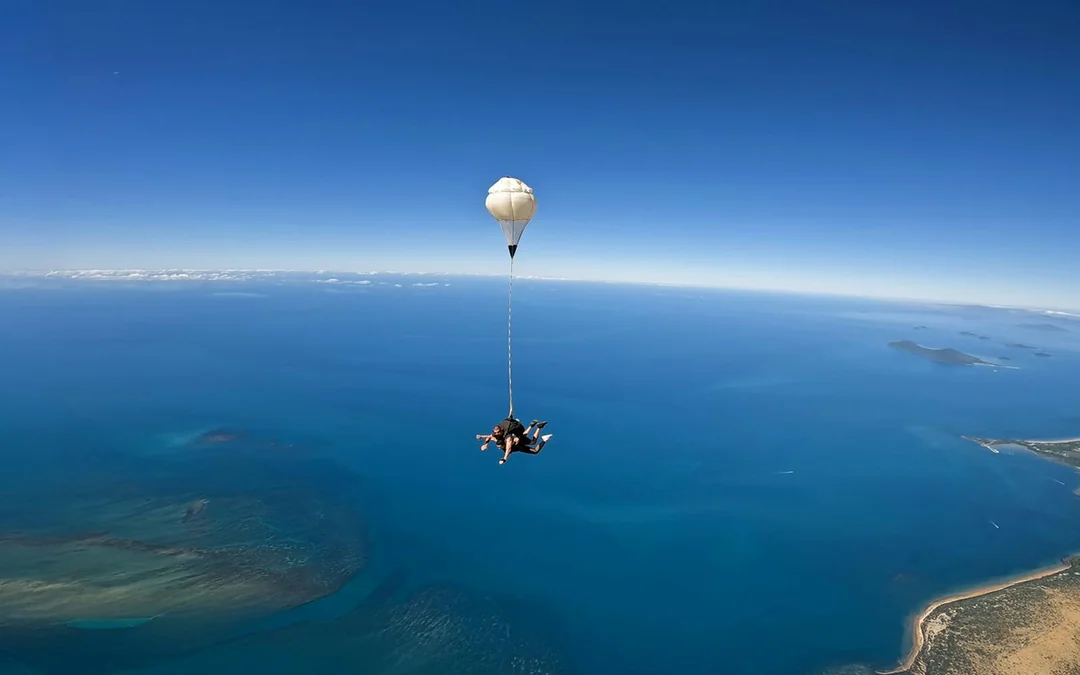Cairns Tandem Skydive with Transfers Image 3