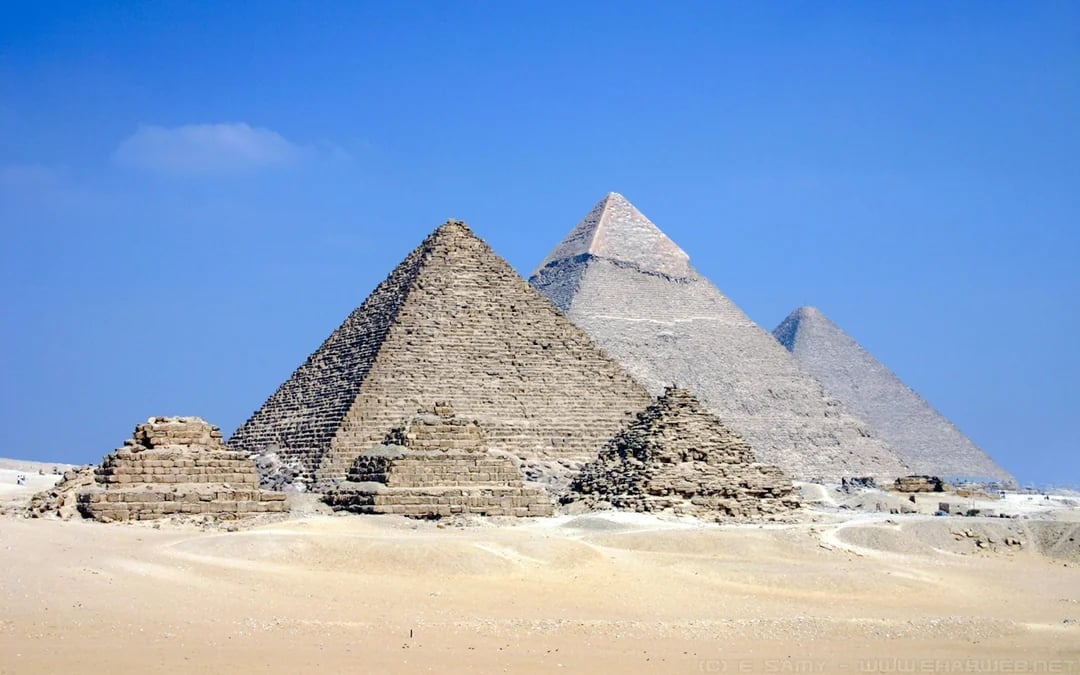 Cairo Guided Tour: Giza Pyramids, Sphinx, Grand Egyptian Museum & Khan El Khalili Image 1