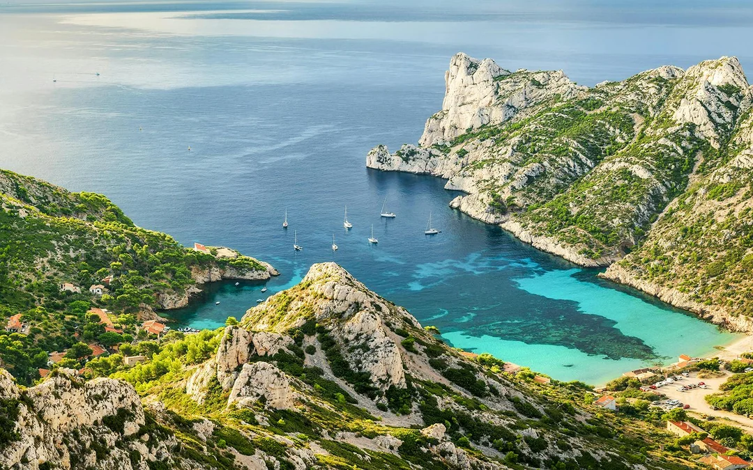 Calanques Exploration Sailing Cruise Image 3