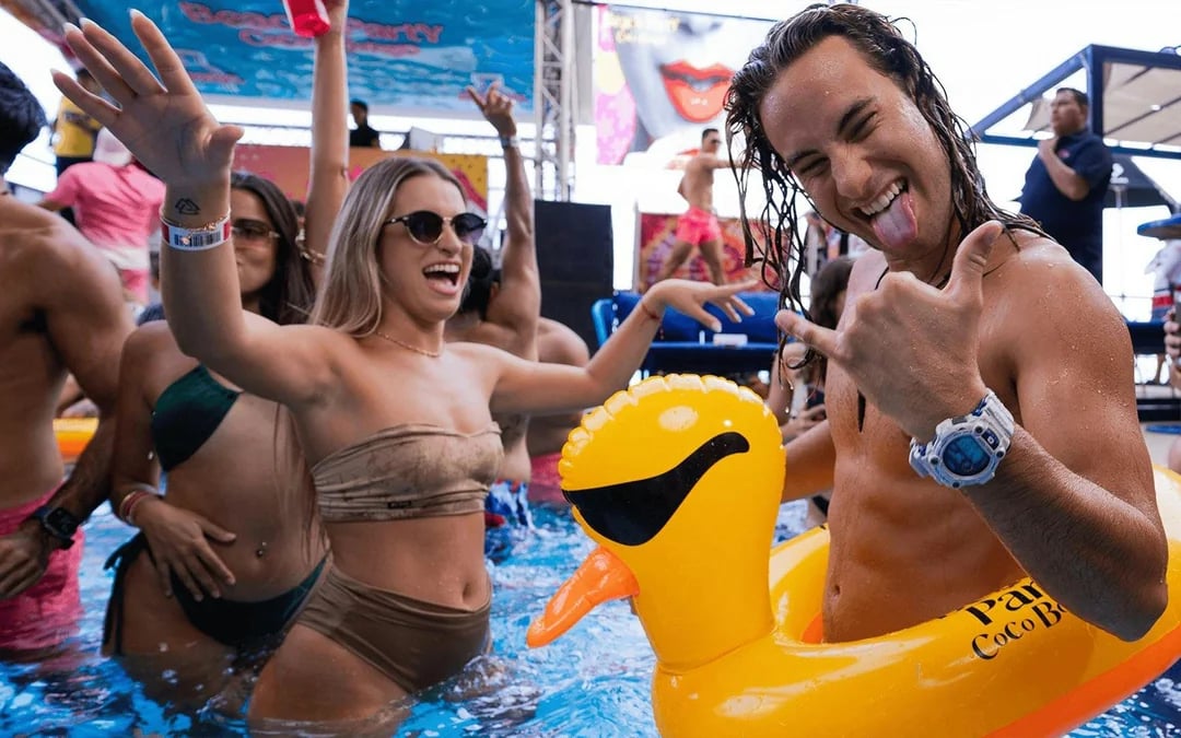 Cancun: Coco Bongo Beach Party – Ultimate Pool & Beach Experience Image 11