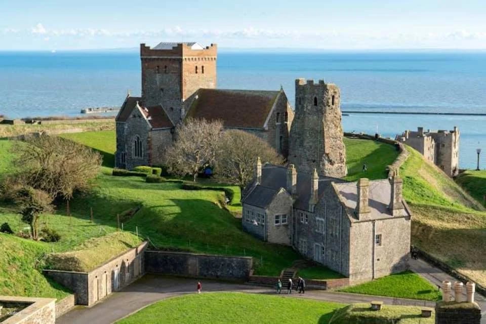 Canterbury, Dover Castle and White Cliffs Guided Day tour from London