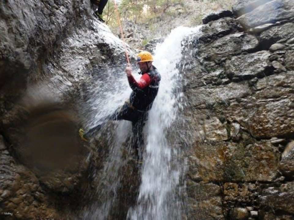 Canyoning beginner tour through the Hachle Canyon in Imst