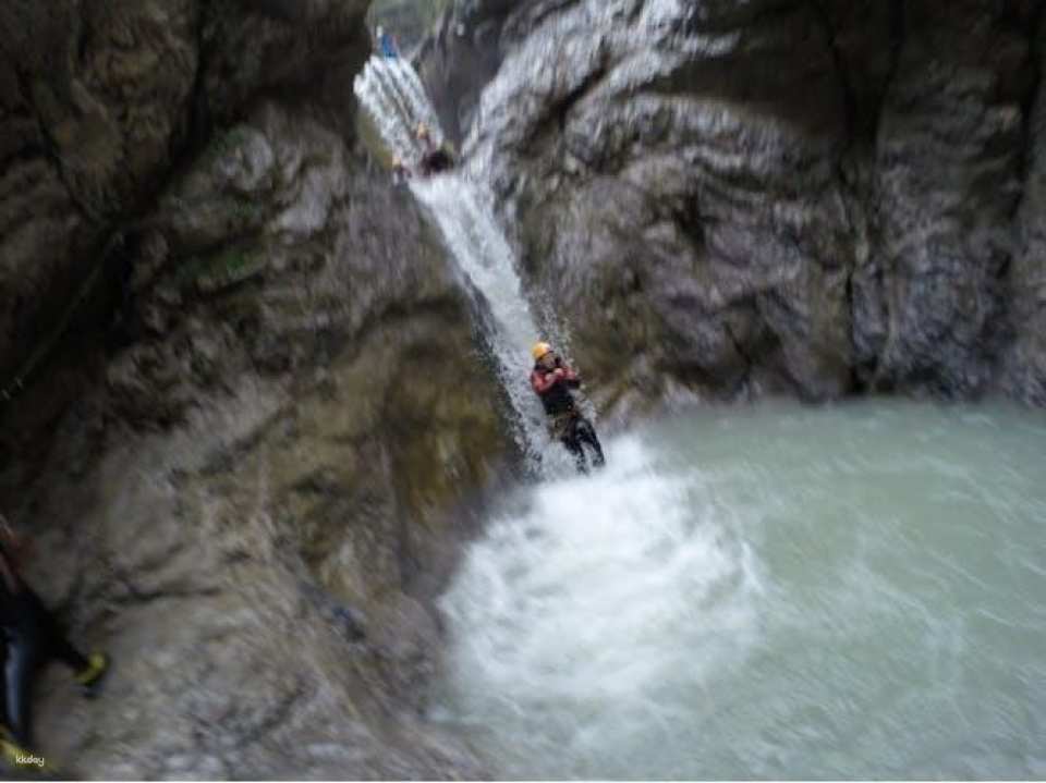 Canyoning beginner tour through the Hachle Canyon in Imst