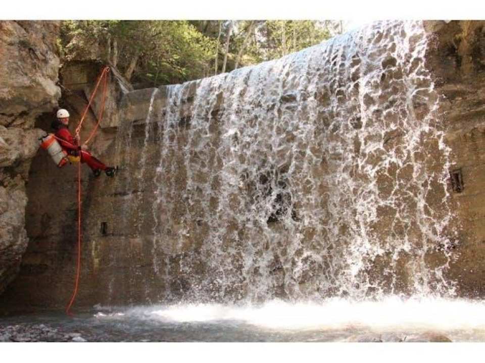 Canyoning beginner tour through the Hachle Canyon in Imst