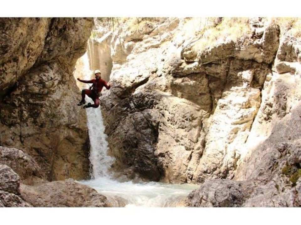 Canyoning beginner tour through the Hachle Canyon in Imst