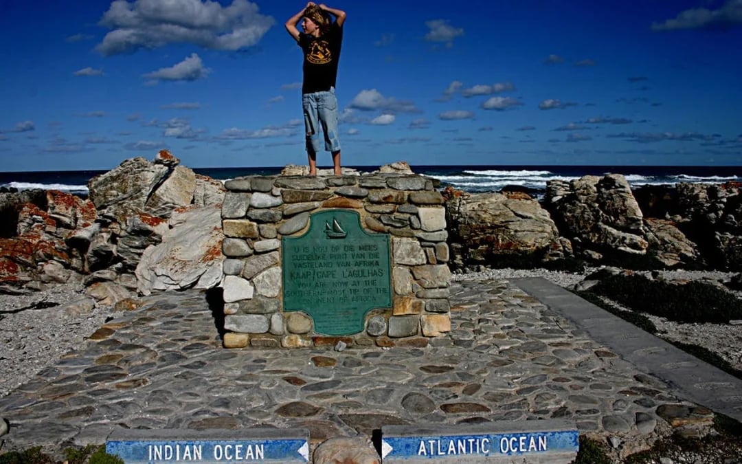 Cape Agulhas Private Day Tour from Cape Town with Parrie the Stingray and Waenhuiskrans Cave Image 4