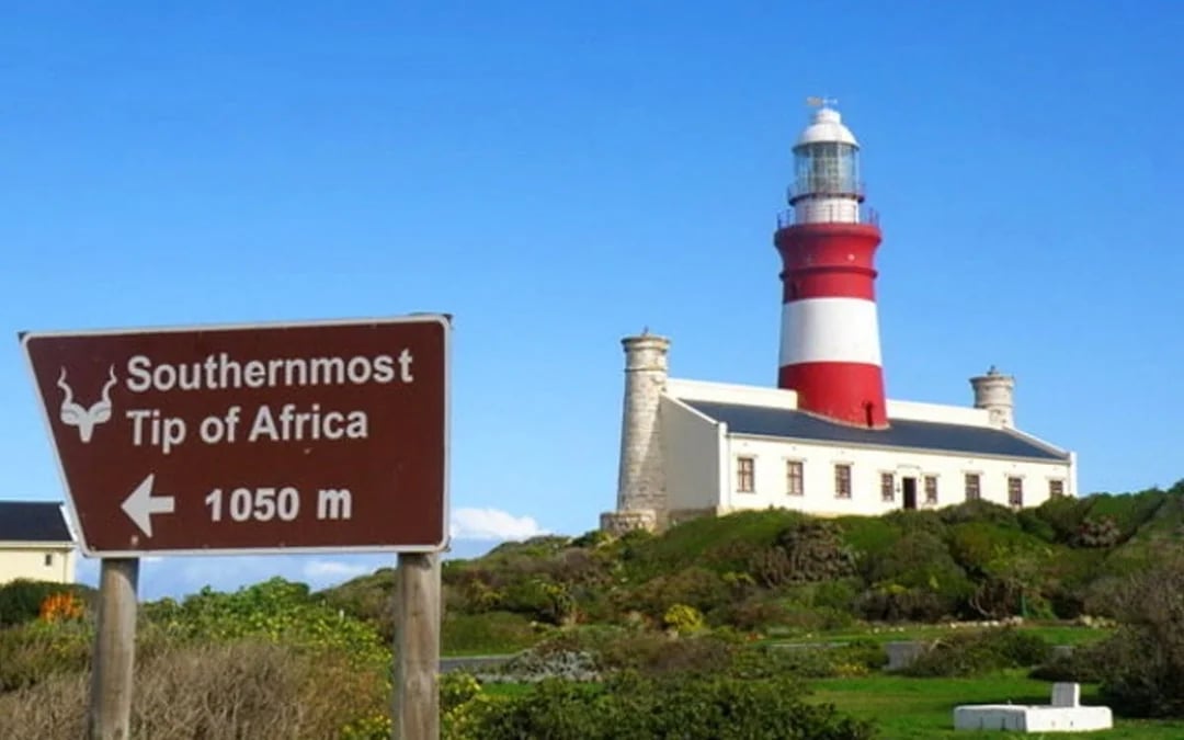 Cape Agulhas Private Day Tour from Cape Town with Parrie the Stingray and Waenhuiskrans Cave Image 5