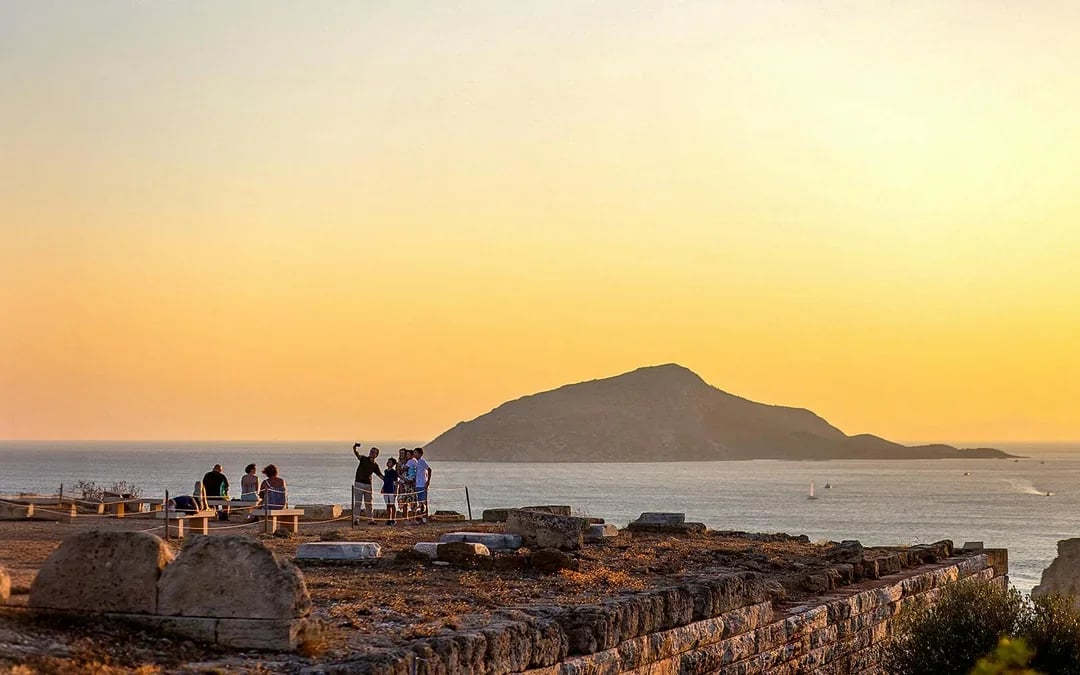 Cape Sounion & Temple of Poseidon Guided Sunset Tour Image 2