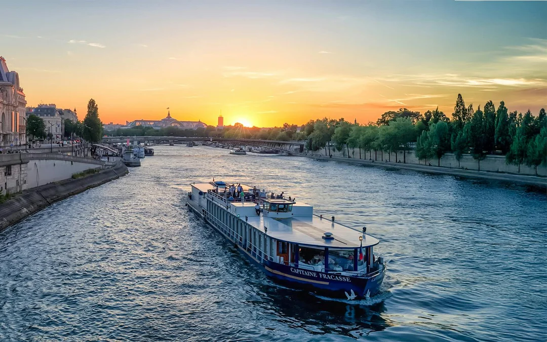 Capitaine Fracasse Seine River Dinner Cruise Image 8