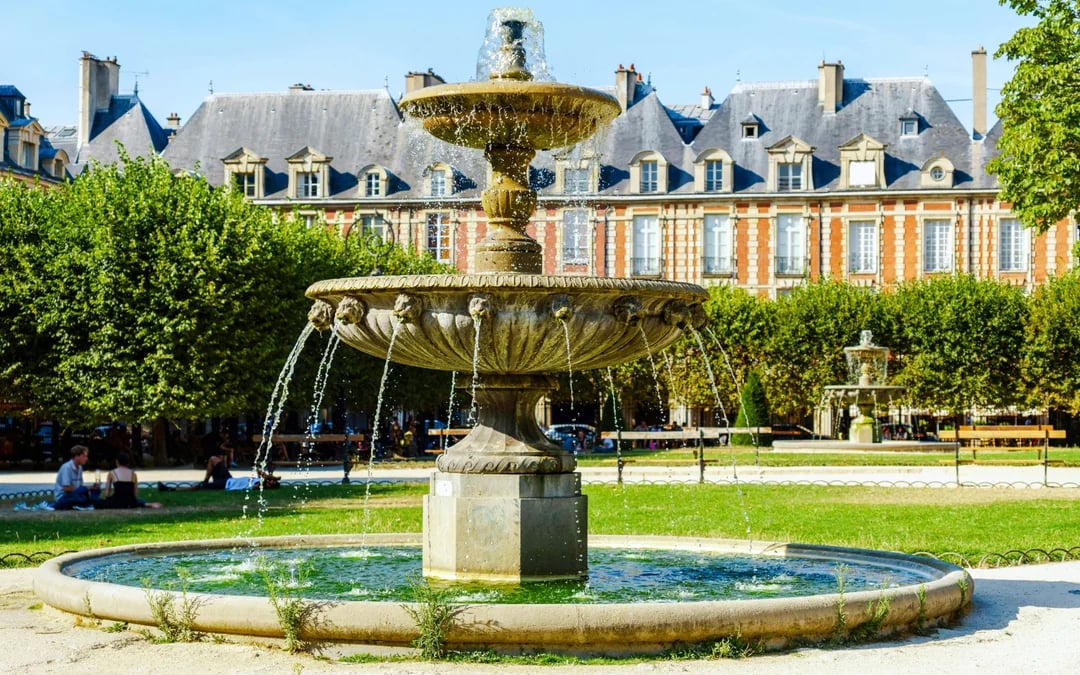 Carnavalet Museum & Marais Food Tour Image 4