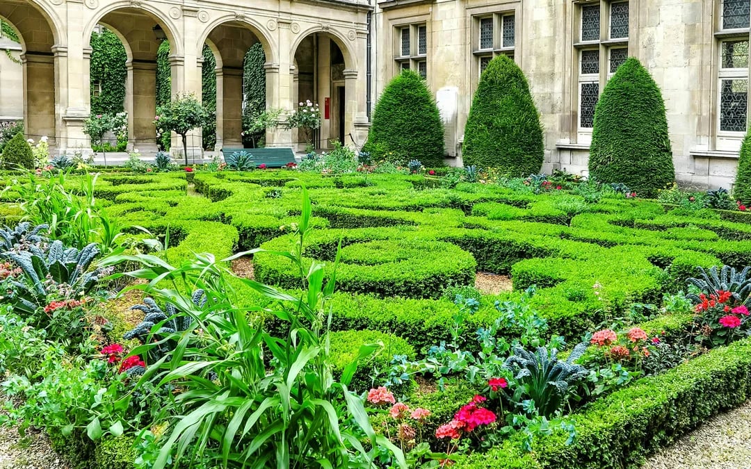 Carnavalet Museum & Marais Food Tour Image 5
